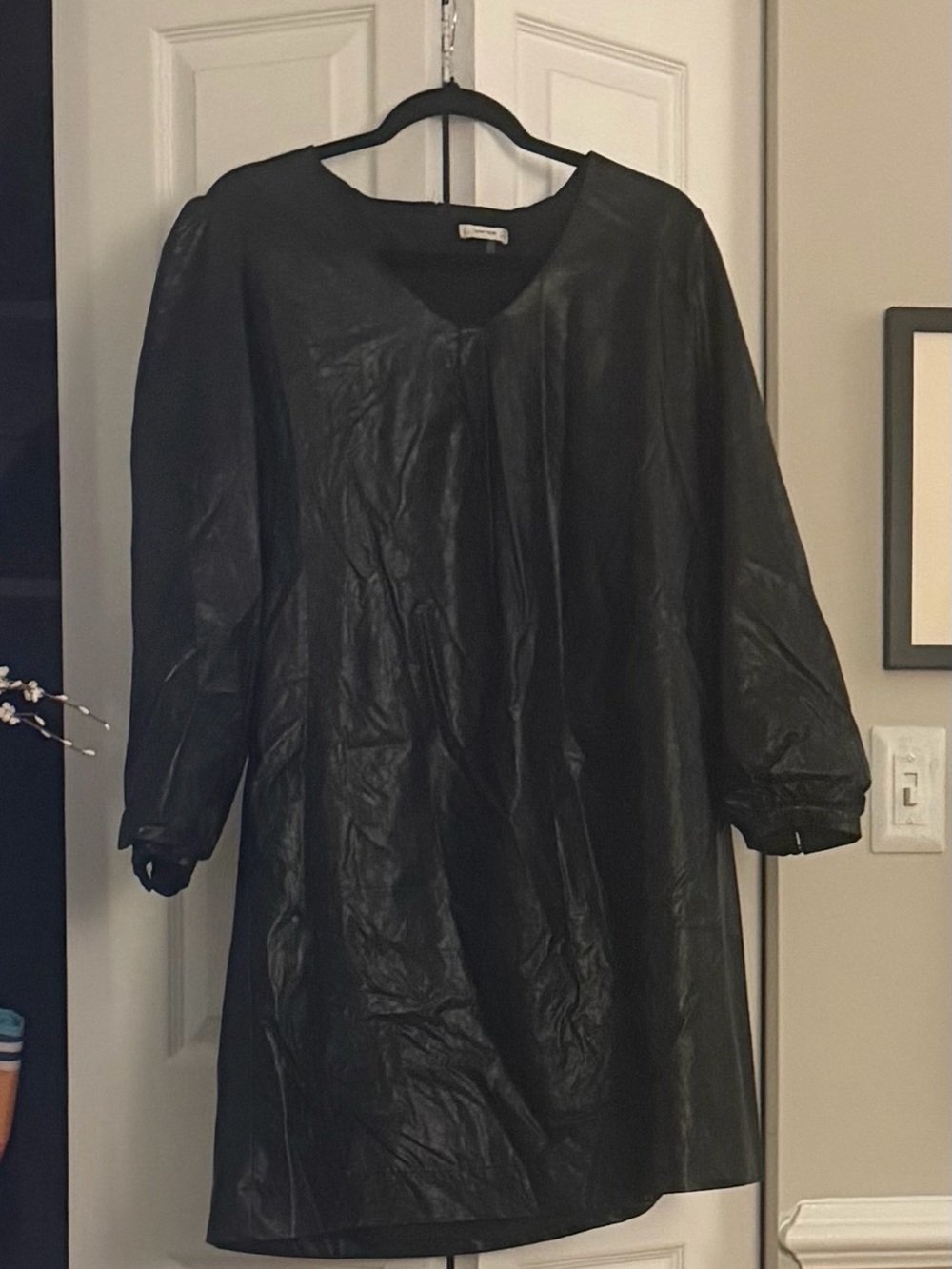 Tyler Boe Black Long Sleeve V-Neck Shift Dress